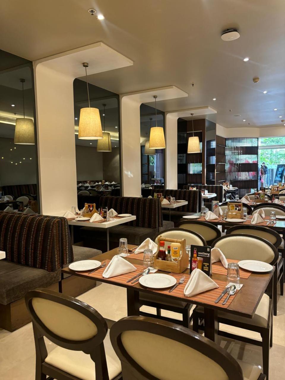 The Fern - Goregaon Bombay Extérieur photo