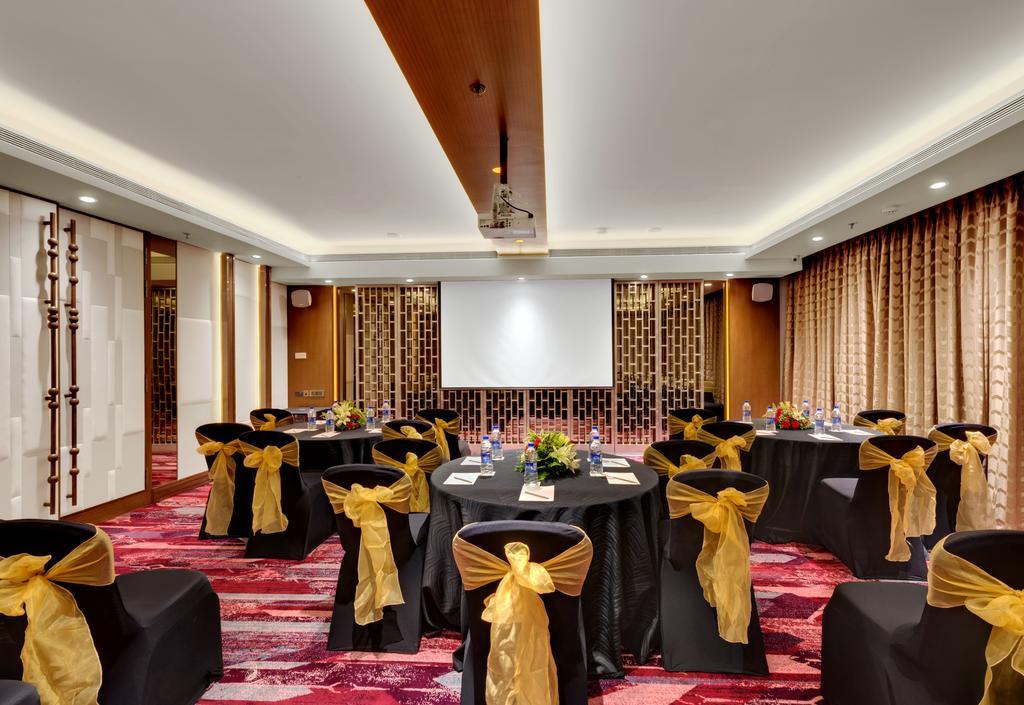 The Fern - Goregaon Bombay Extérieur photo