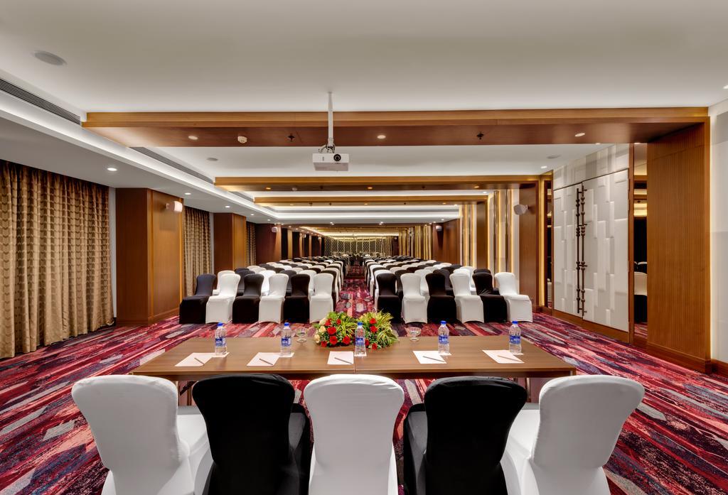 The Fern - Goregaon Bombay Extérieur photo